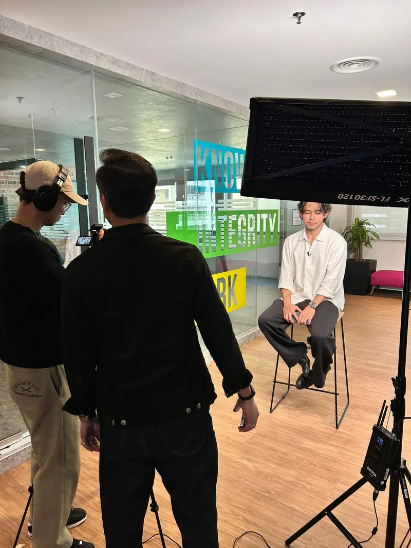 Fathy Rashad at Interview Shoot with Cradle - photo 1